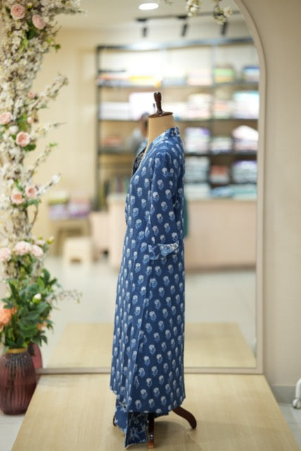 Indigo Floral Printed Kurta Set with Contrasting Palazzo(dress1)